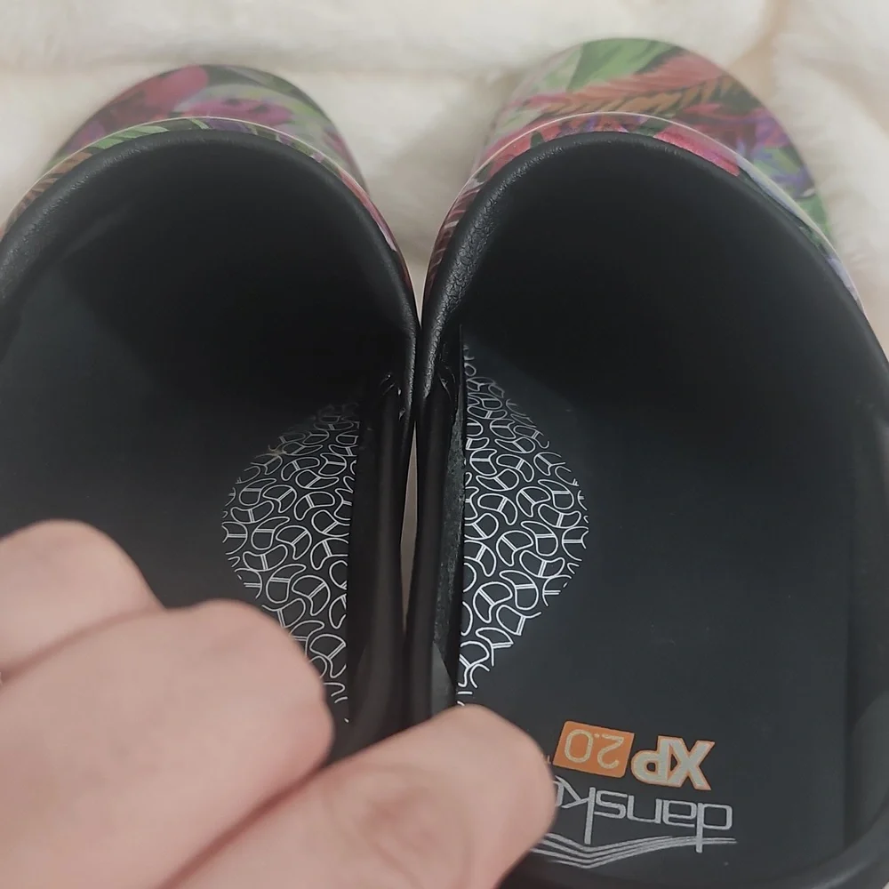 Dansko Professional Tropical Garden Patent Leather Clogs | XP 2.0 | EU 39 - Picture 5 of 9